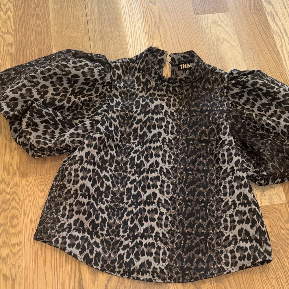 THML Gray and Black Leopard Print Puff Sleeve Blouse - Picture 2 of 5